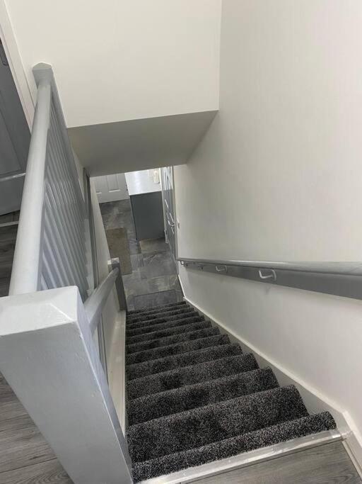 Villa 2 Bed House Sleeps 4-5 Liverpool Exterior foto